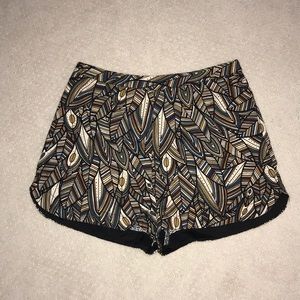 Lush - Feather shorts